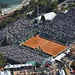 One Minute To The Menton