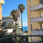 One Minute To The Μεντόν