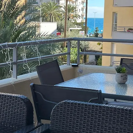 One Minute To The Apartament *