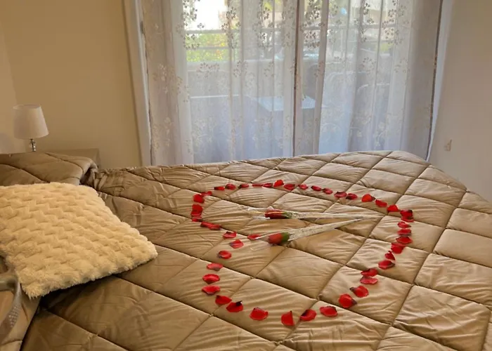 One Minute To The Apartman