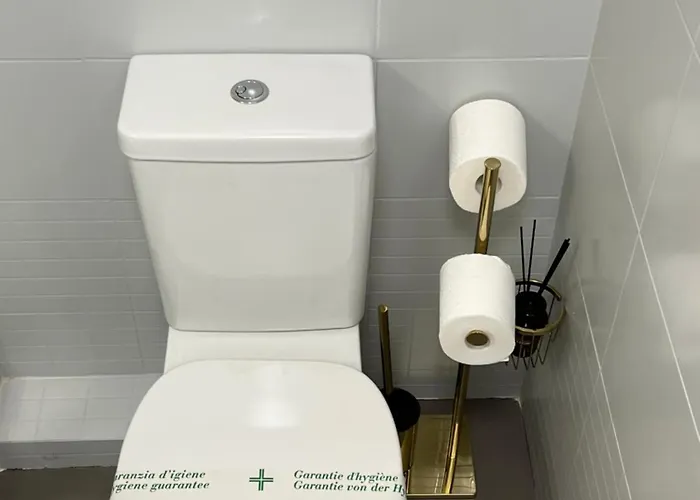 One Minute To The Apartment